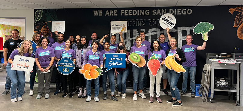 An image of a large group of Vertexians volunteering at Feeding San Diego