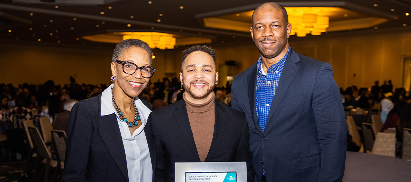 An image of Isaiah T. Taylor receiving the Vertex Biomedical Science Career Scholarship